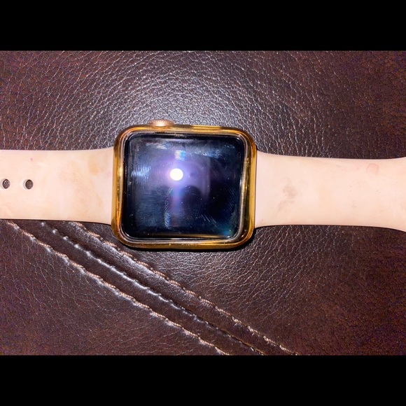 Series 3 Apple Watch - Picture 2 of 4